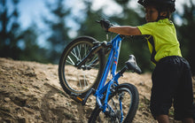 Load image into Gallery viewer, SARACEN Mantra 2.0 Youth Mountain Bike 20-Inch WeeBikeShop