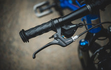 Load image into Gallery viewer, SARACEN Mantra 2.0 Youth Mountain Bike 20-Inch WeeBikeShop